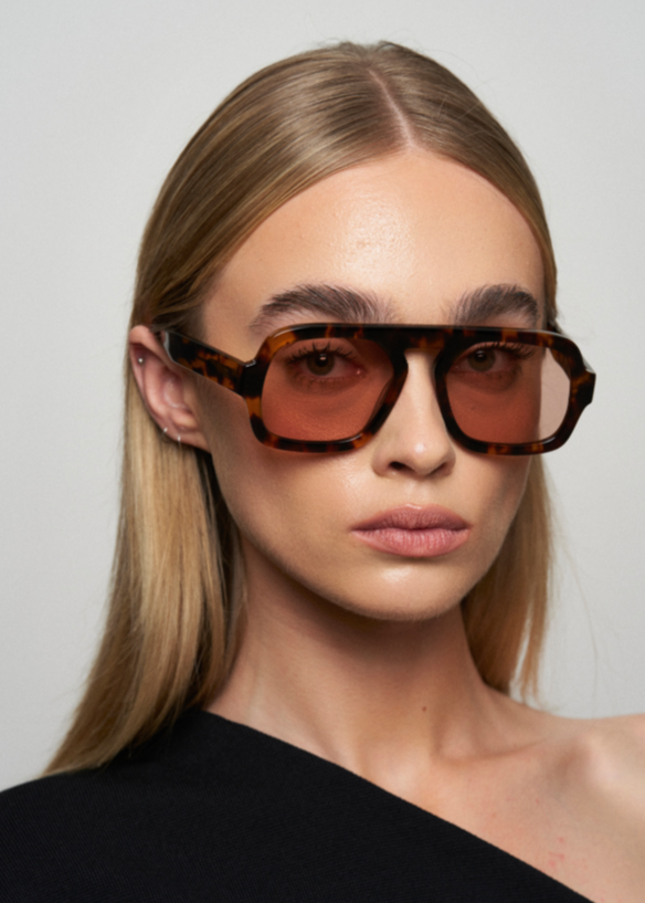 Elisa Johnson Jane In Brown Tortoise Maroon Lens