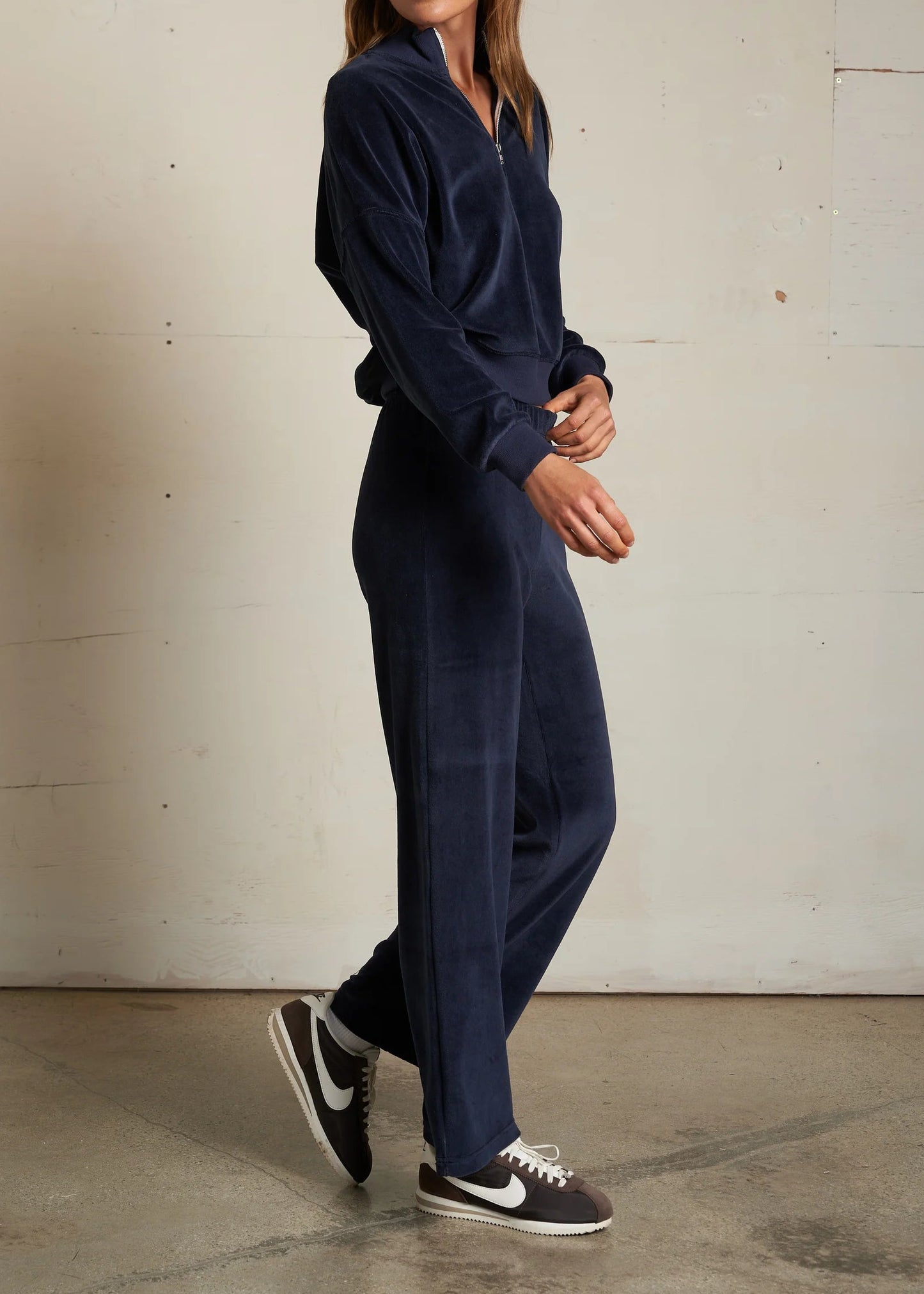 Perfect White Tee Alex Velour Pull On Sweatpant | Navy