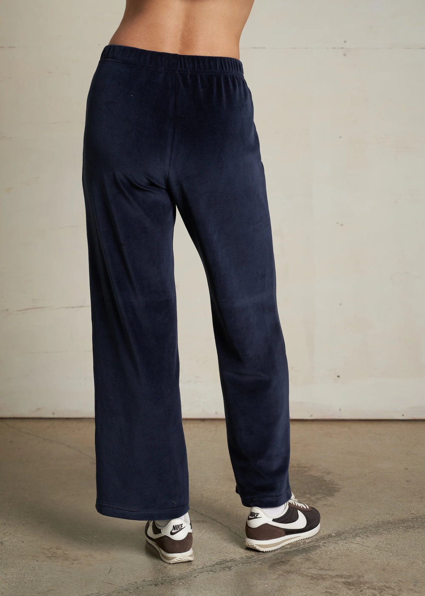 Perfect White Tee Alex Velour Pull On Sweatpant | Navy