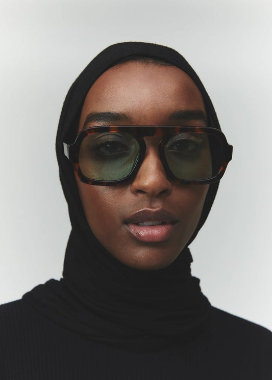 Elisa Johnson Jane in Brown Tortoise Blue Lens
