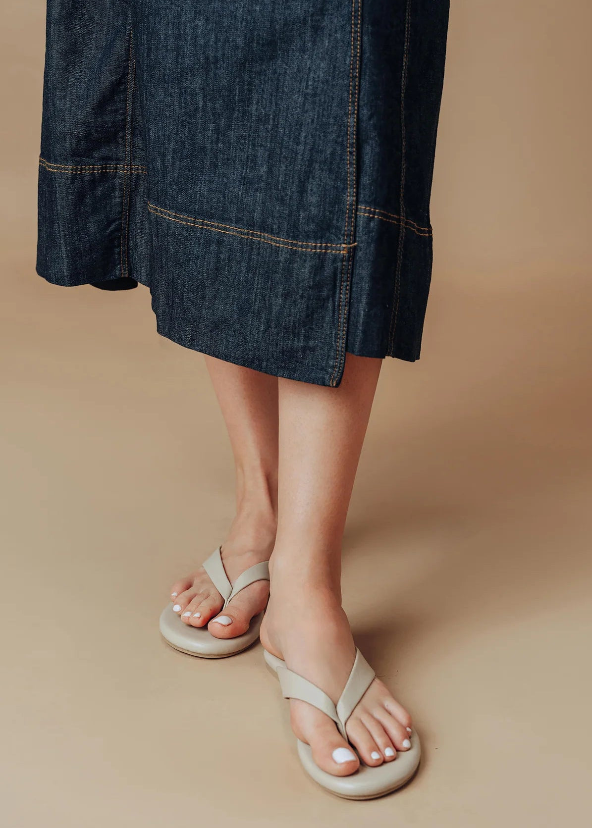 Solei Sea Bowie Thong Sandal | White Pepper