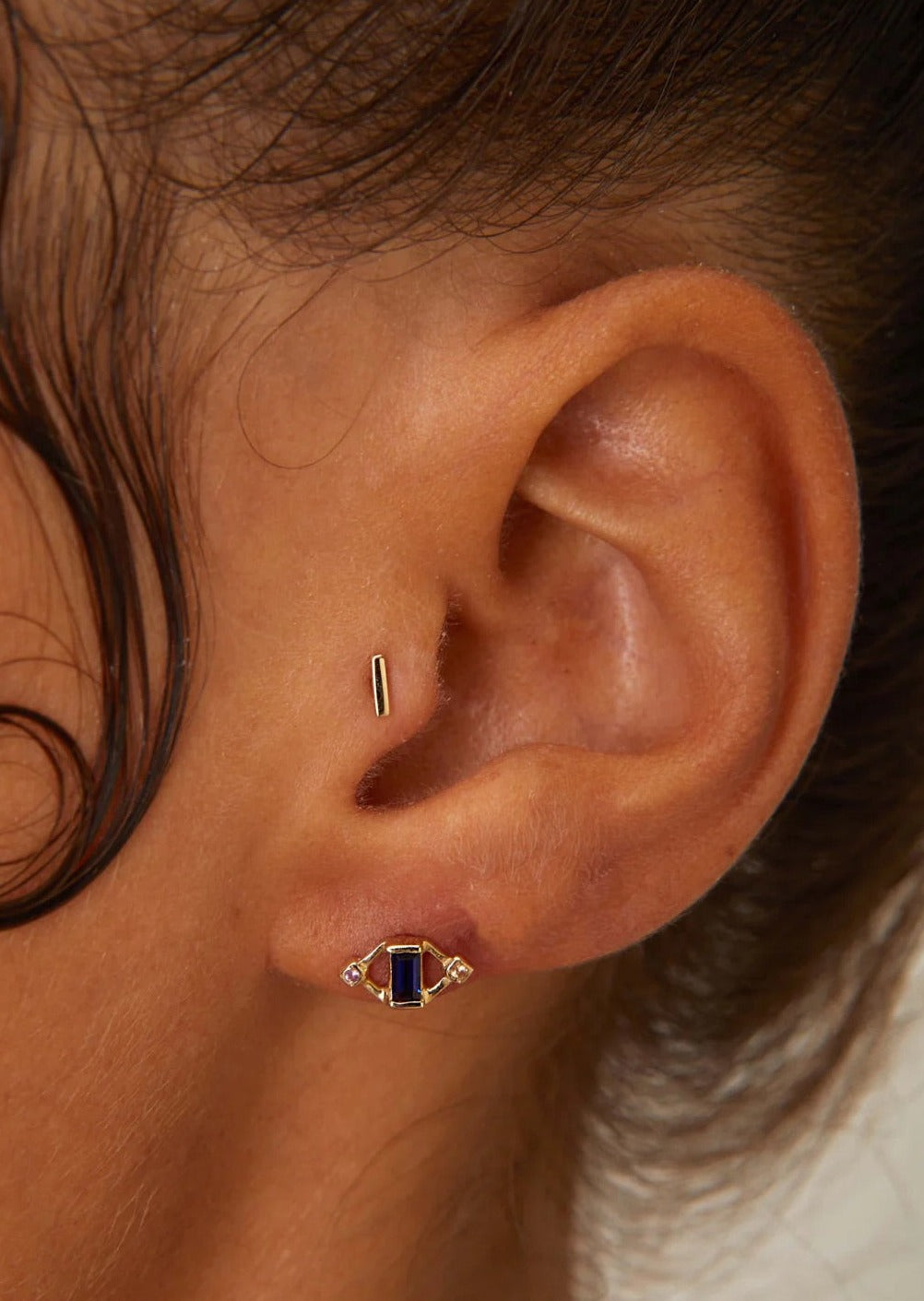 SCOSHA 10k Gold Tinsel Stud Earrings