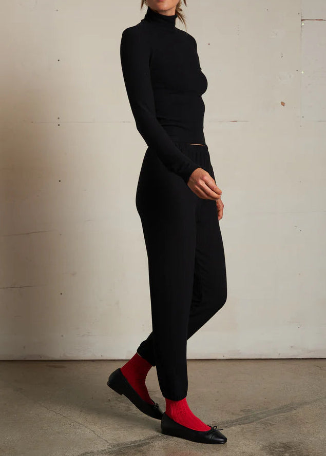 Perfect White Tee Mare Brushed Sweater Jogger | True Black