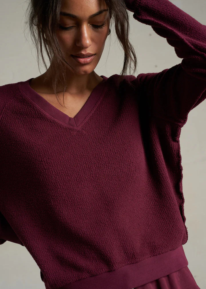 Perfect White Tee Zuri Fleece V-Neck Sweatshirt | Dark Burgundy